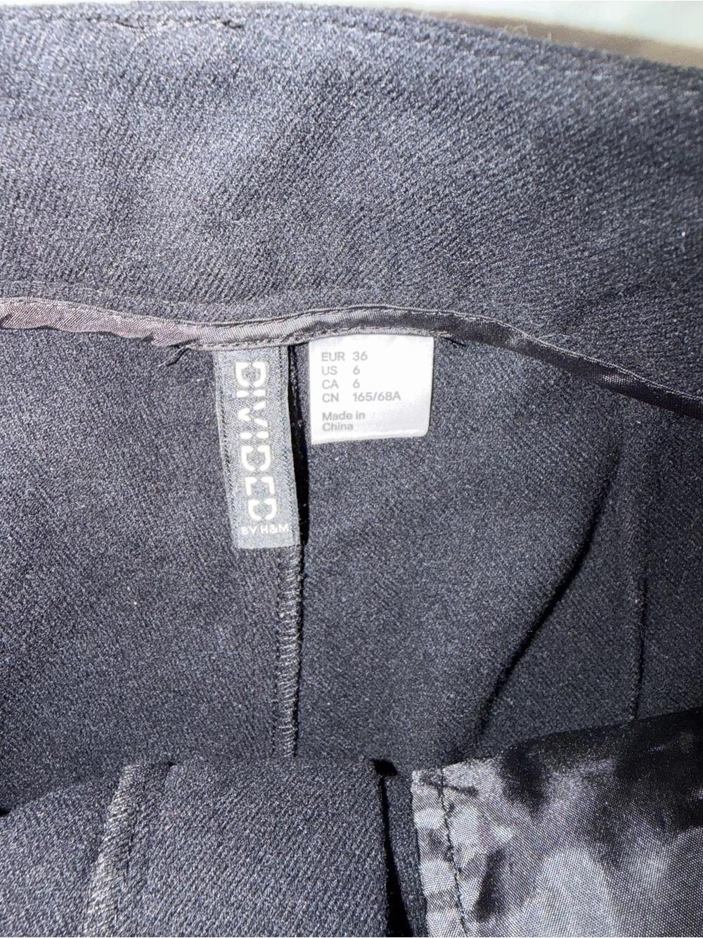 Divided Black High-Waist Tailored Shorts with Brown Belt - Picture 4 of 5